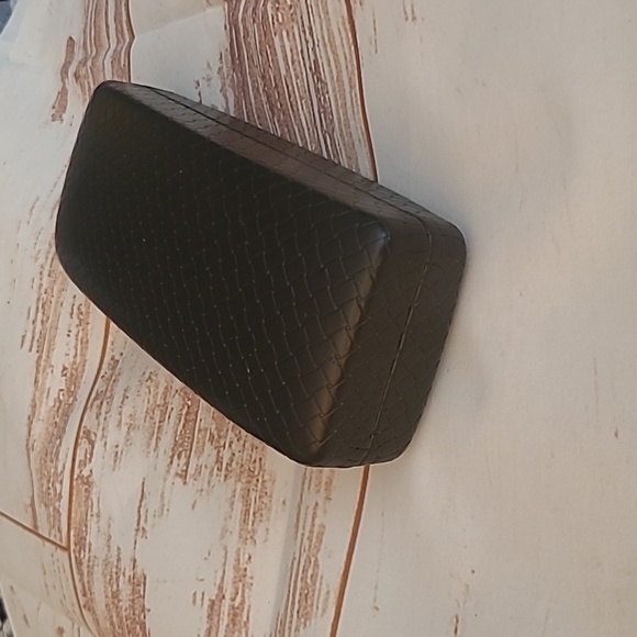 Cole Haan‎ Glass Case - Picture 3 of 3